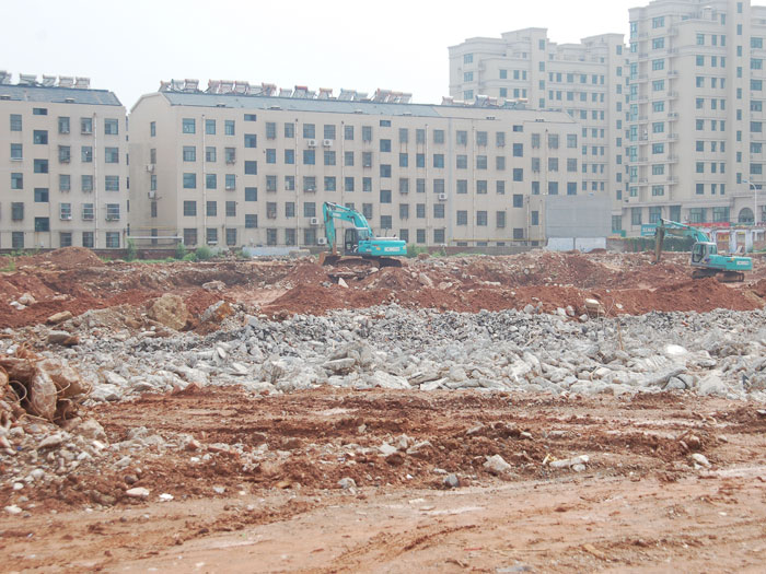 萊蕪茂業中心項目土石方開挖及外運工程