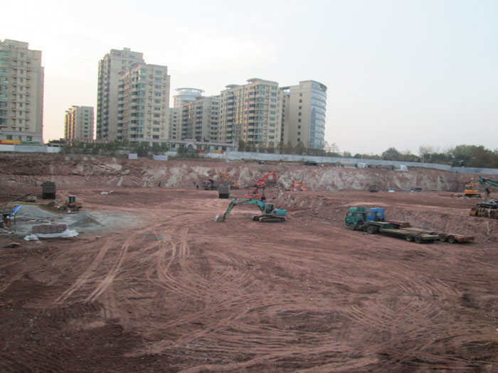 萊蕪茂業中心項目土石方開挖及外運工程